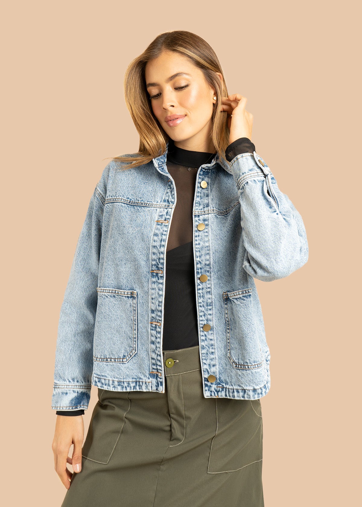 Chaqueta color azul tipo trucker 106425