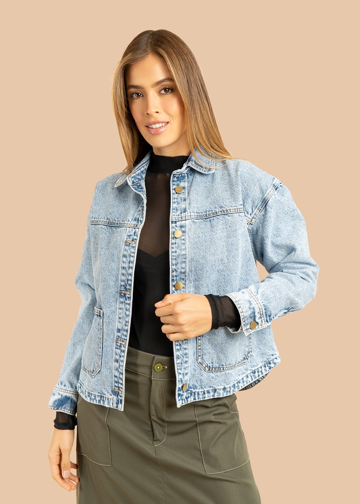 Chaqueta color azul tipo trucker 106425