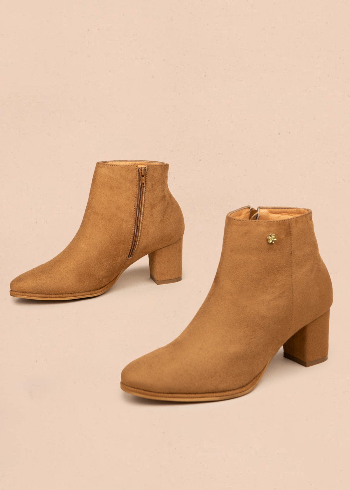 Botines color miel de gamuza sintética con cierre lateral 106435