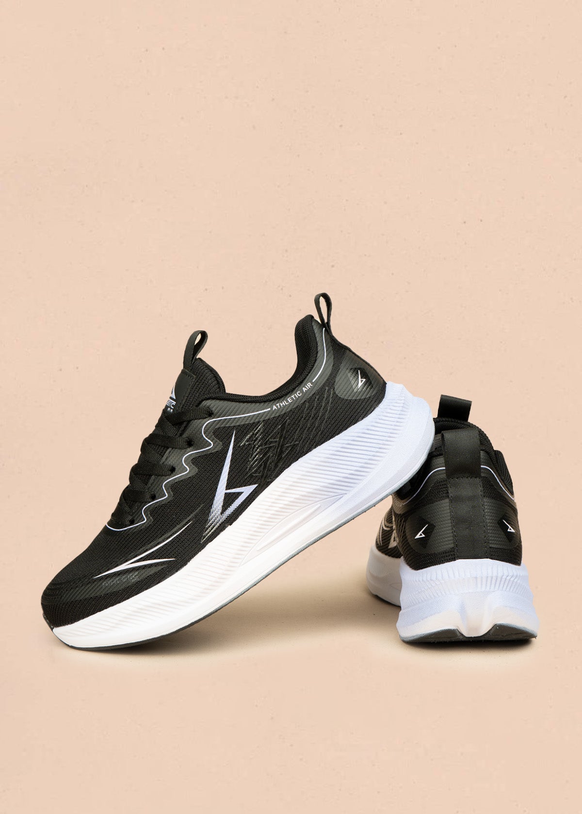 Tenis deportivos color negro con detalles blancos 106450