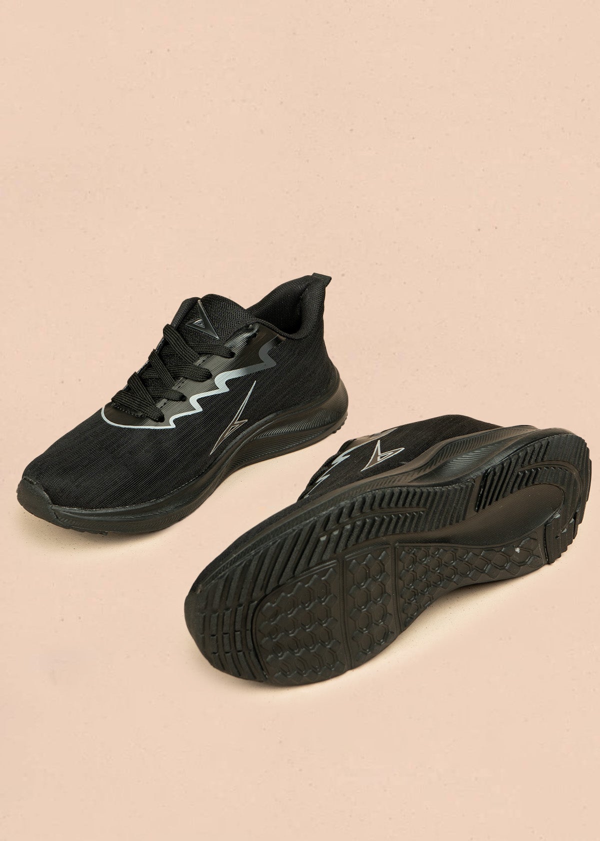 Tenis deportivos color negro con detalles grises 106451