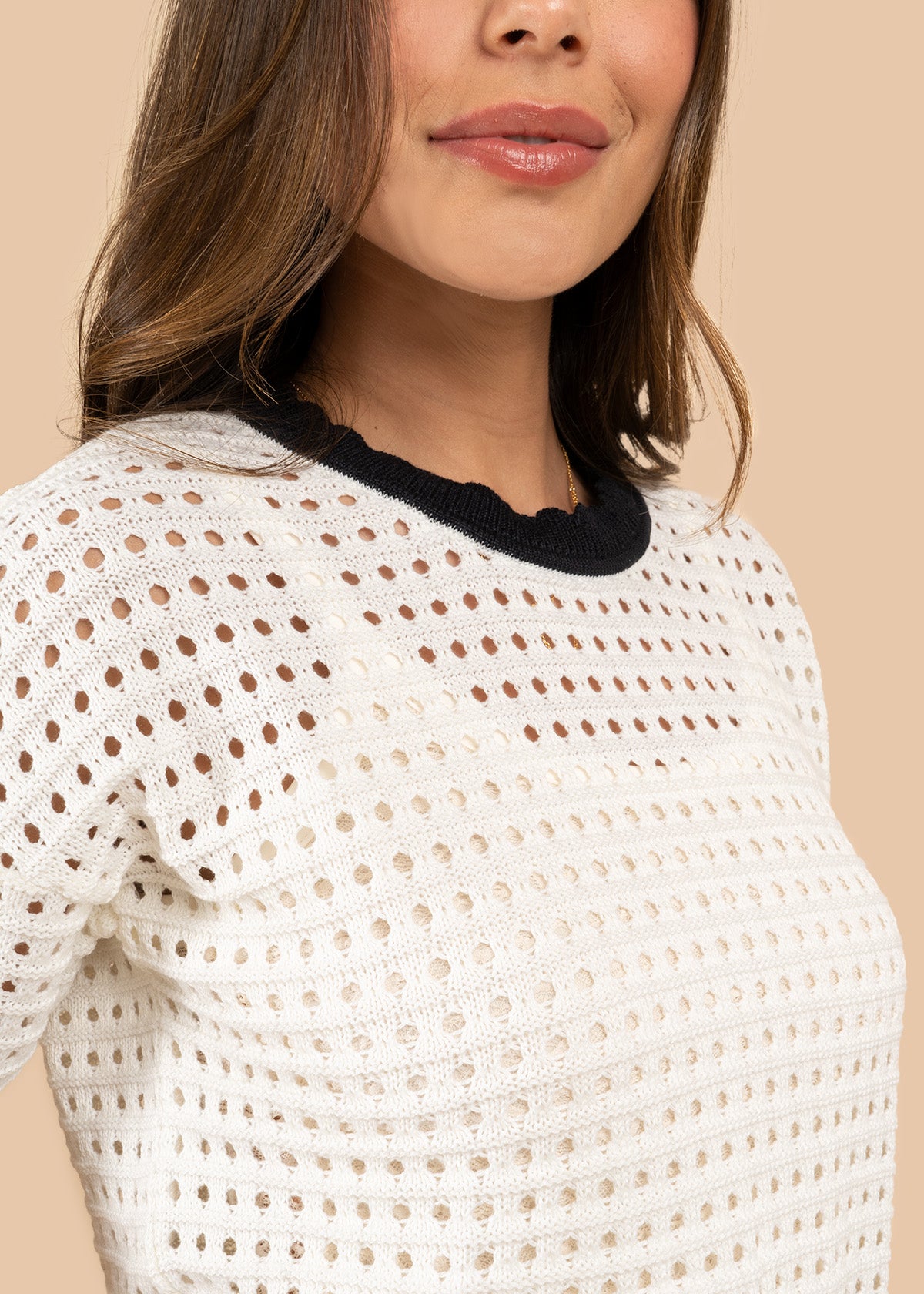 Blusa tejida color azul tipo perforado manga corta 106459