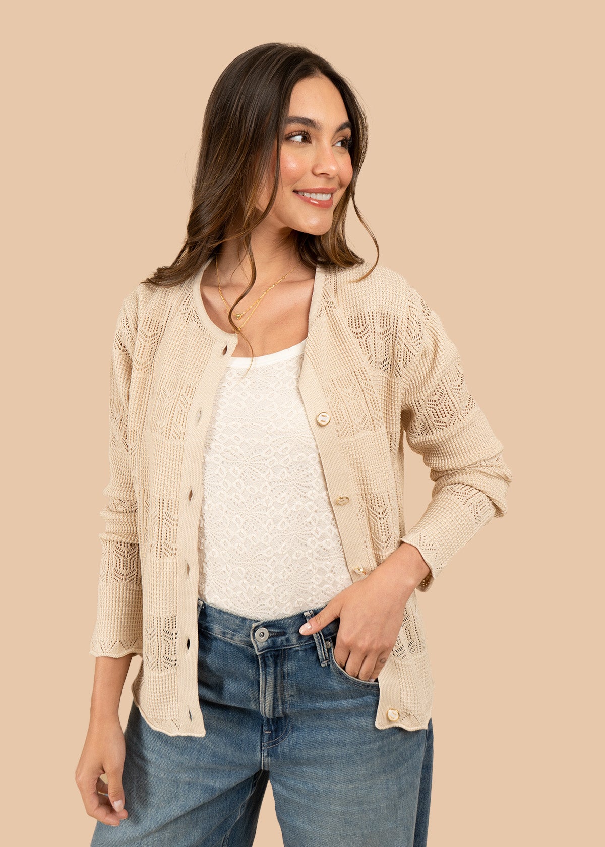 Blusa con tejido calado color blanco con botones 106462