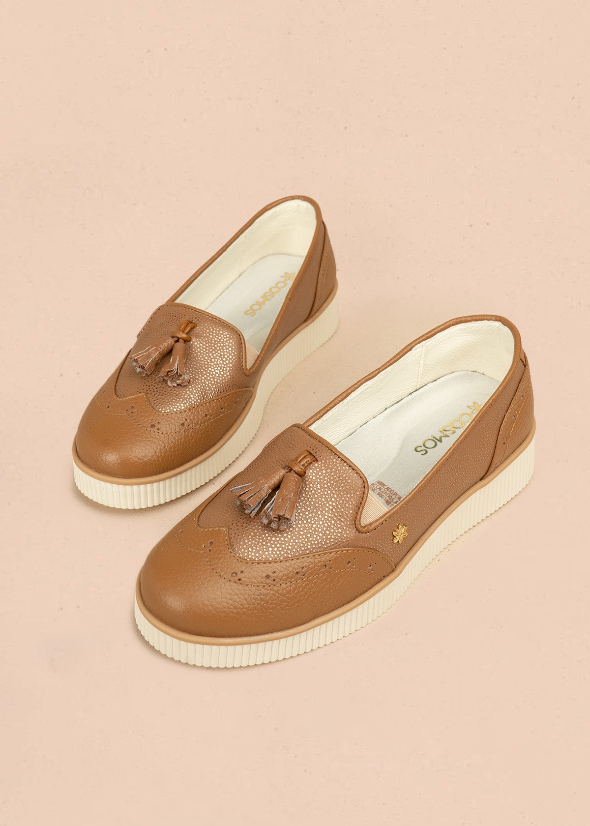 Mocasines de cuero color miel con folia y borlas 106465