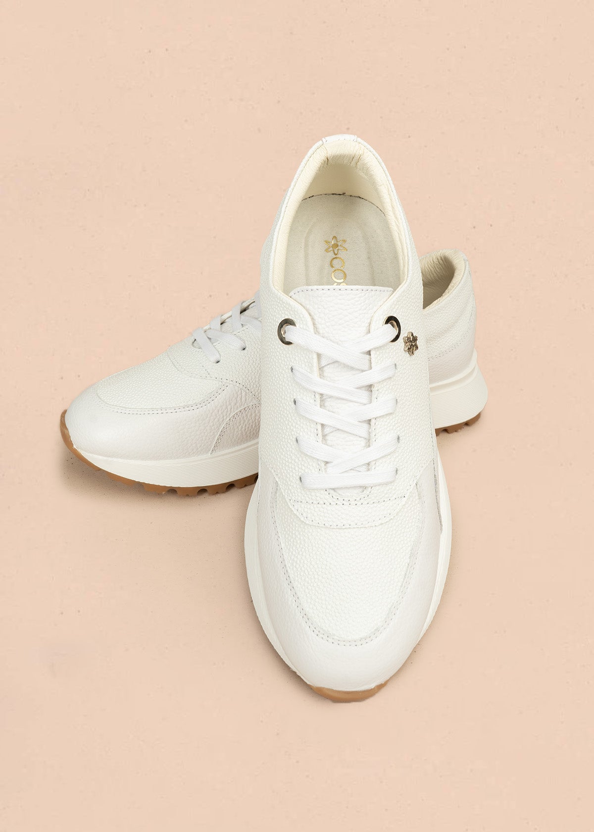 Tenis casuales de cuero color blanco 106468