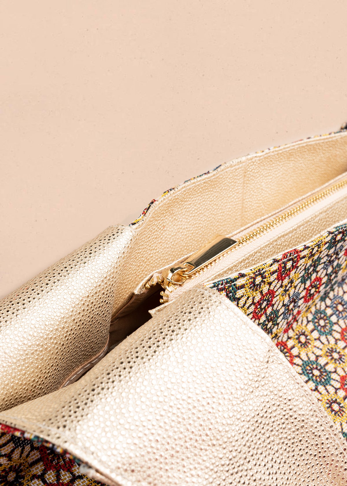 Bolso tipo shopping en cuero multicolor con estampado floral 106483