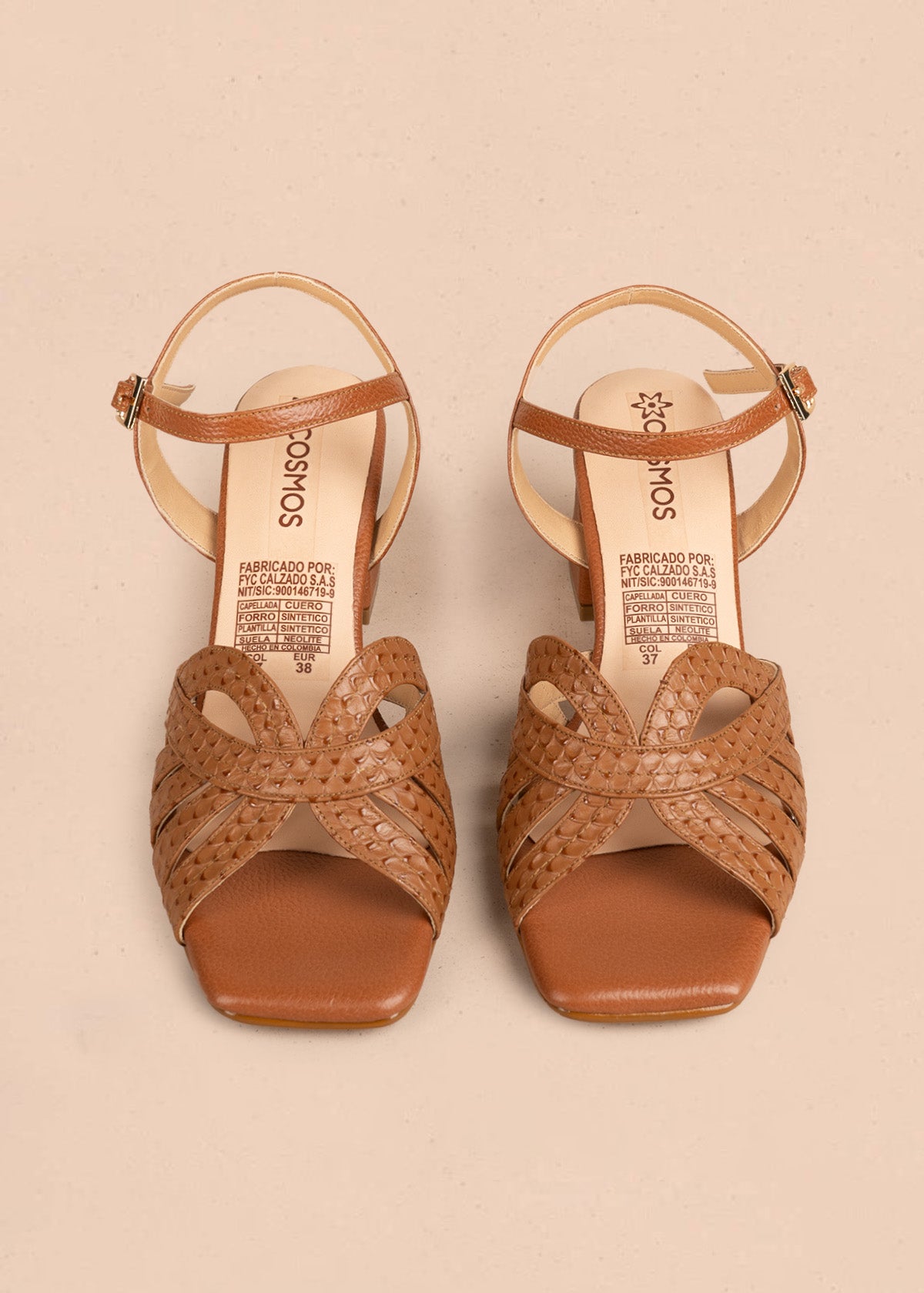 Sandalias de cuero color miel con tiras cruzadas y textura reptil 106507