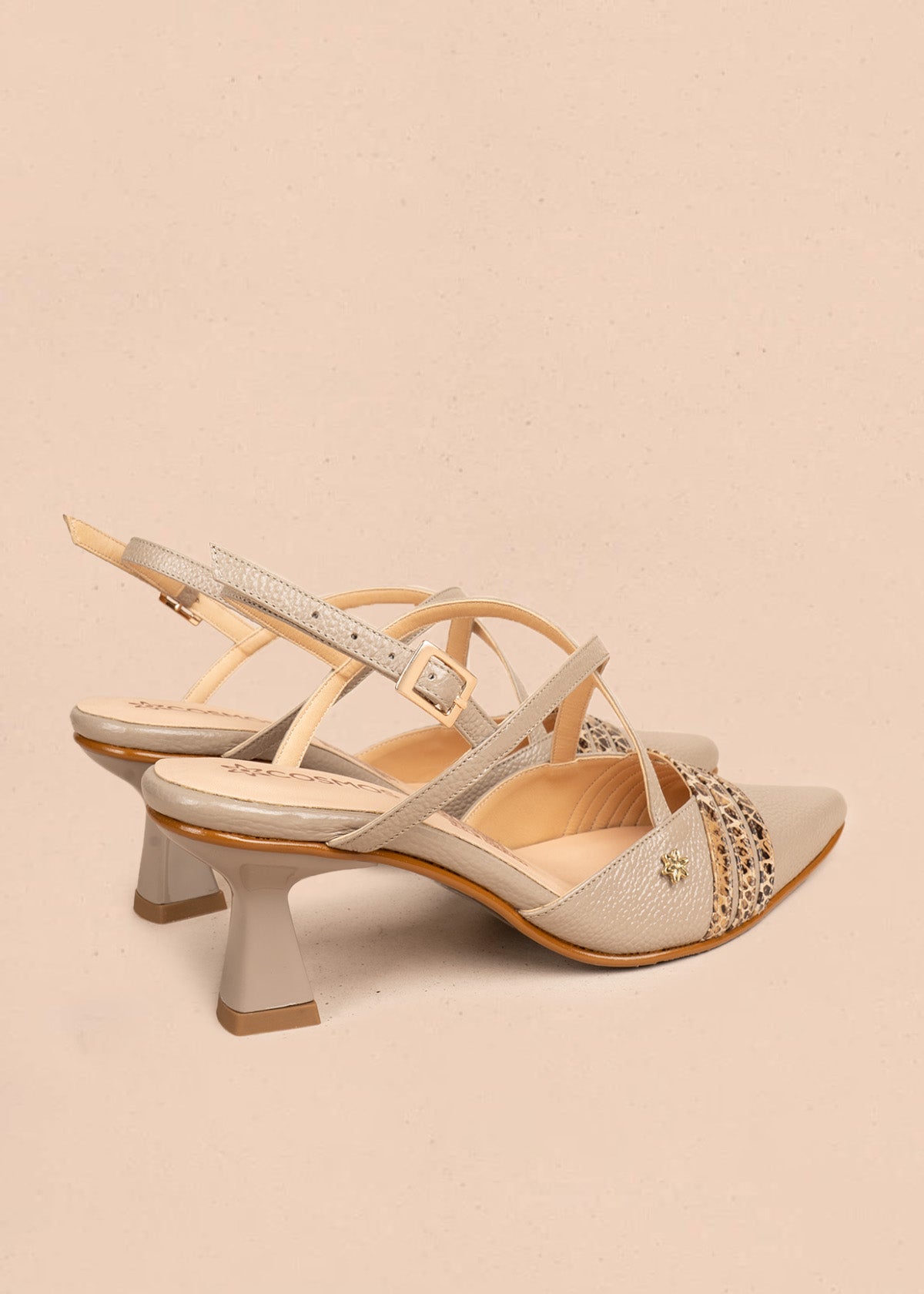 Tacón trabilla en cuero color taupe 106514
