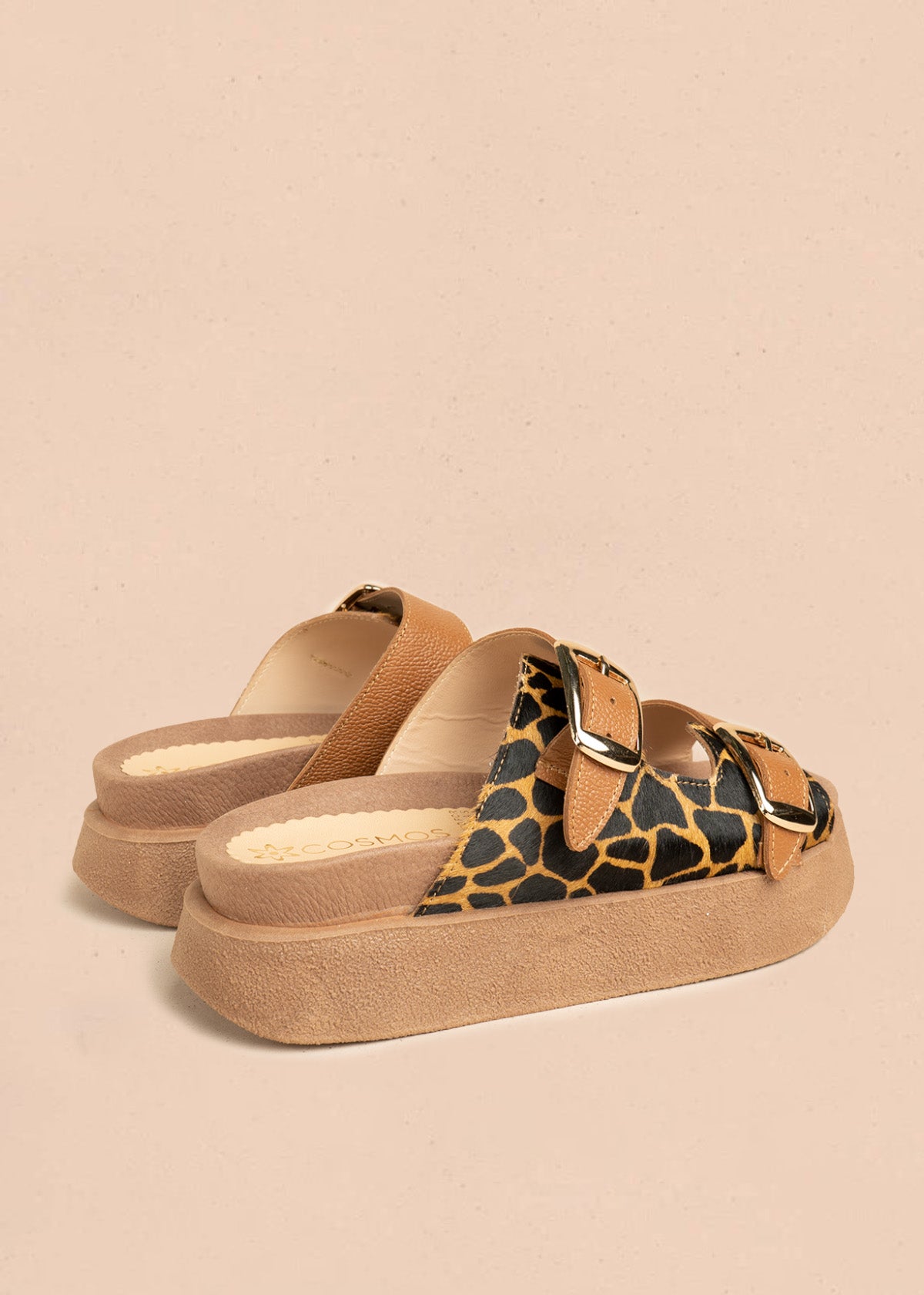 Sandalias planas de cuero color miel con detalle animal print 106515