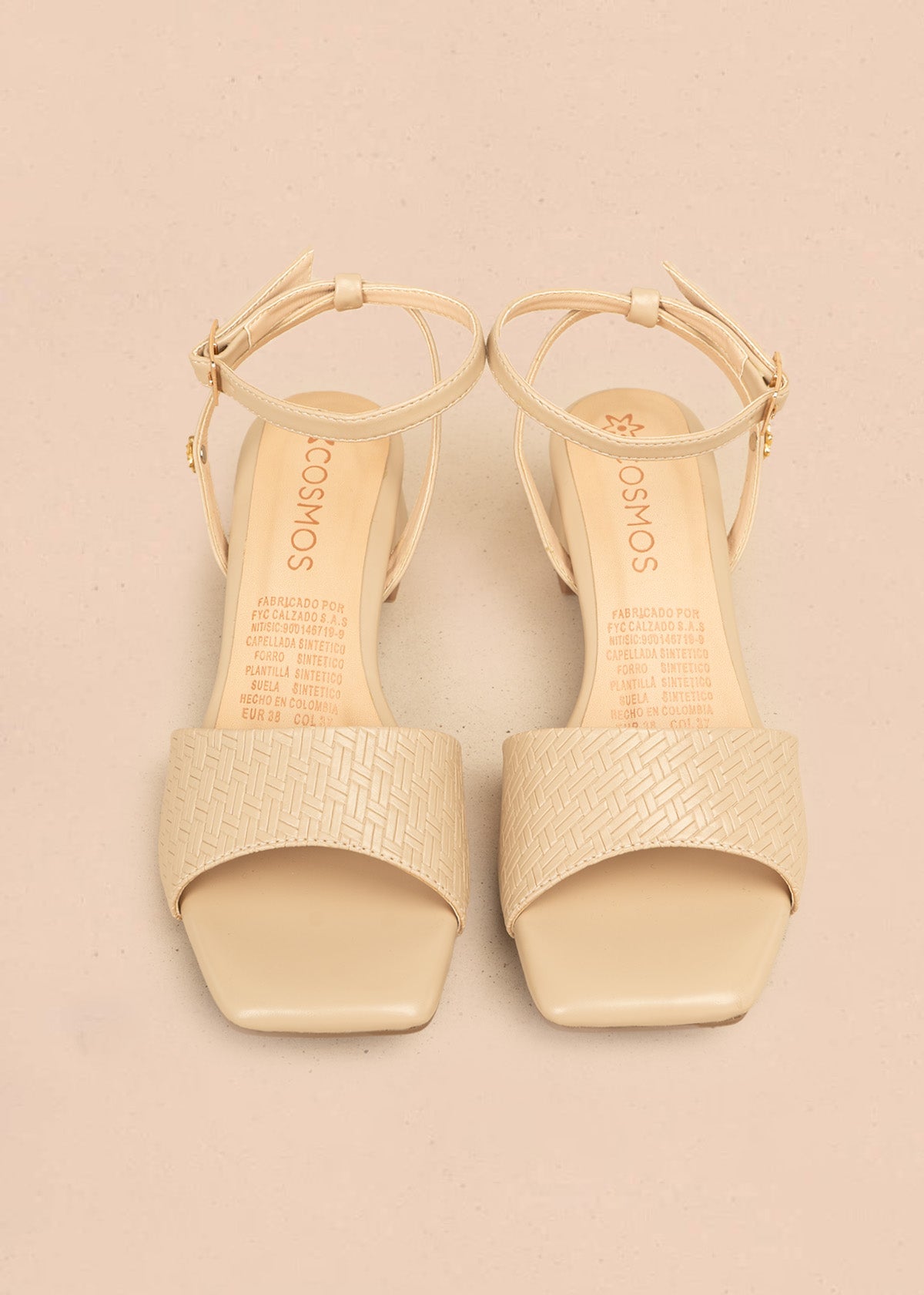 Sandalias color camel con textura trenzada 106529
