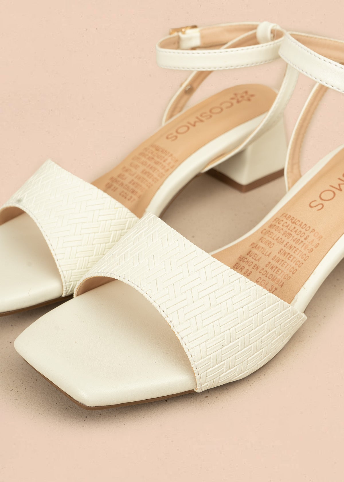 Sandalias color talco con textura trenzada 106529