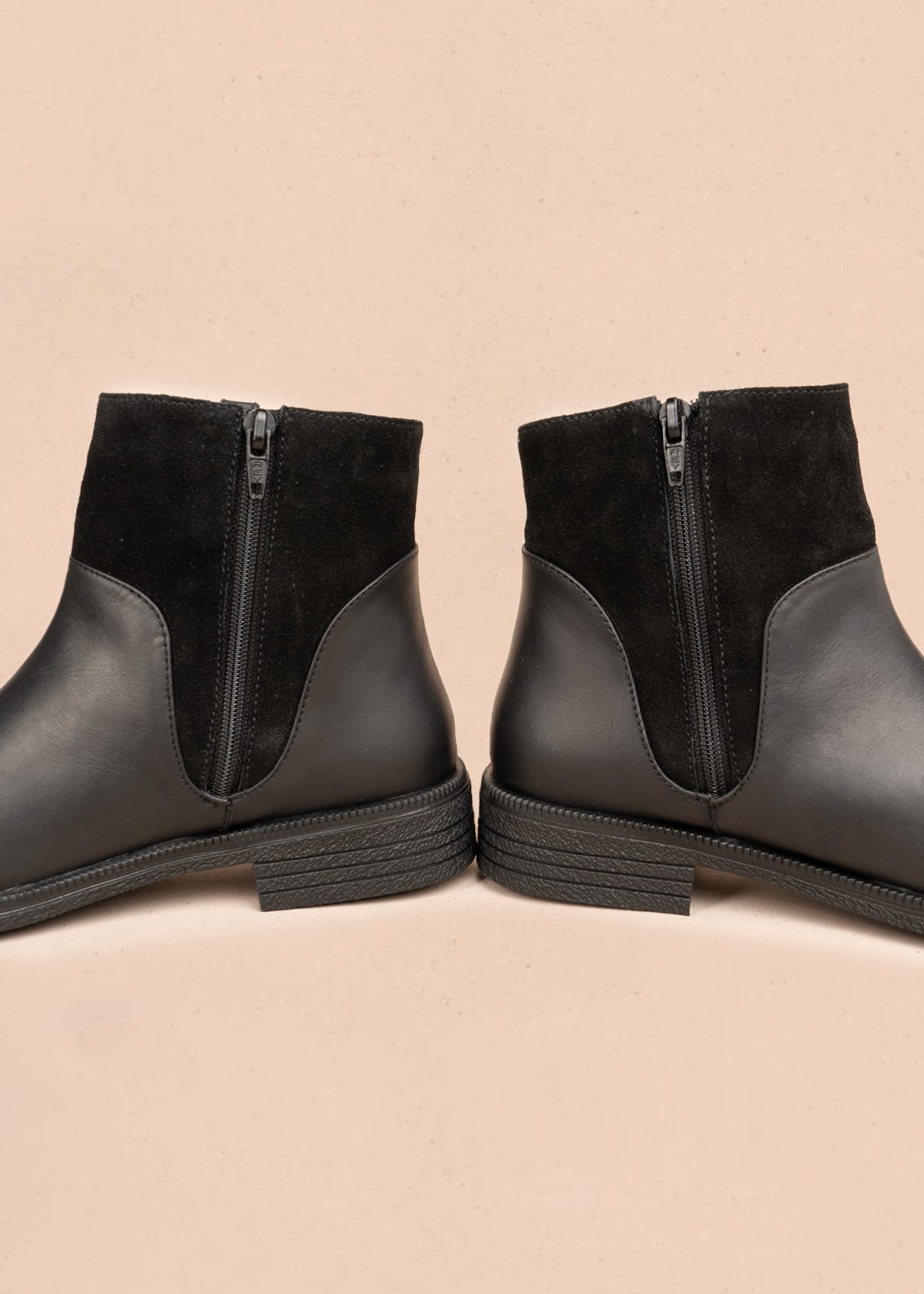 Botas en cuero color negro 106543