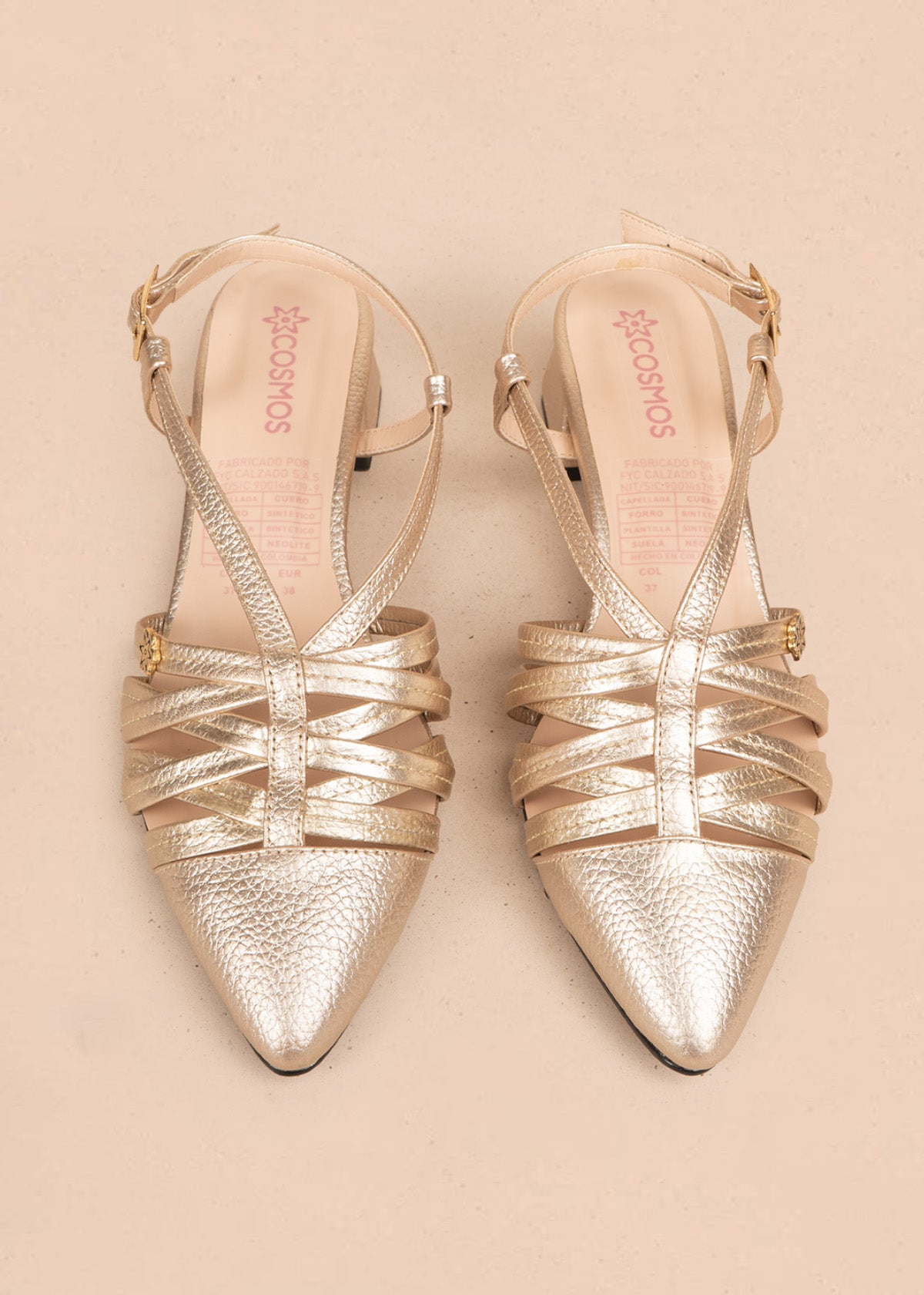 Tacones trabilla en cuero color champaña con tiras delgadas 106550