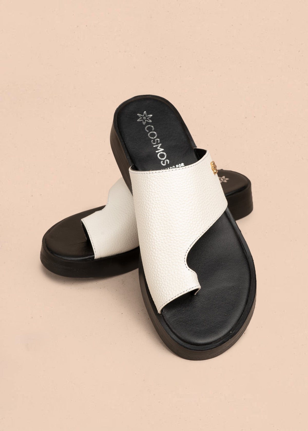 Sandalias en cuero color blanco con suela chunky 106557