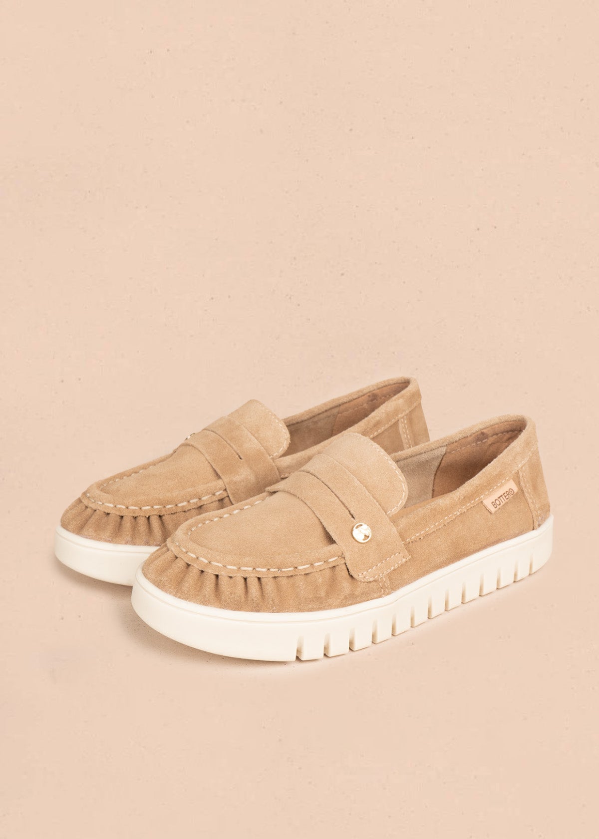 Mocasines de cuero en color beige  106567