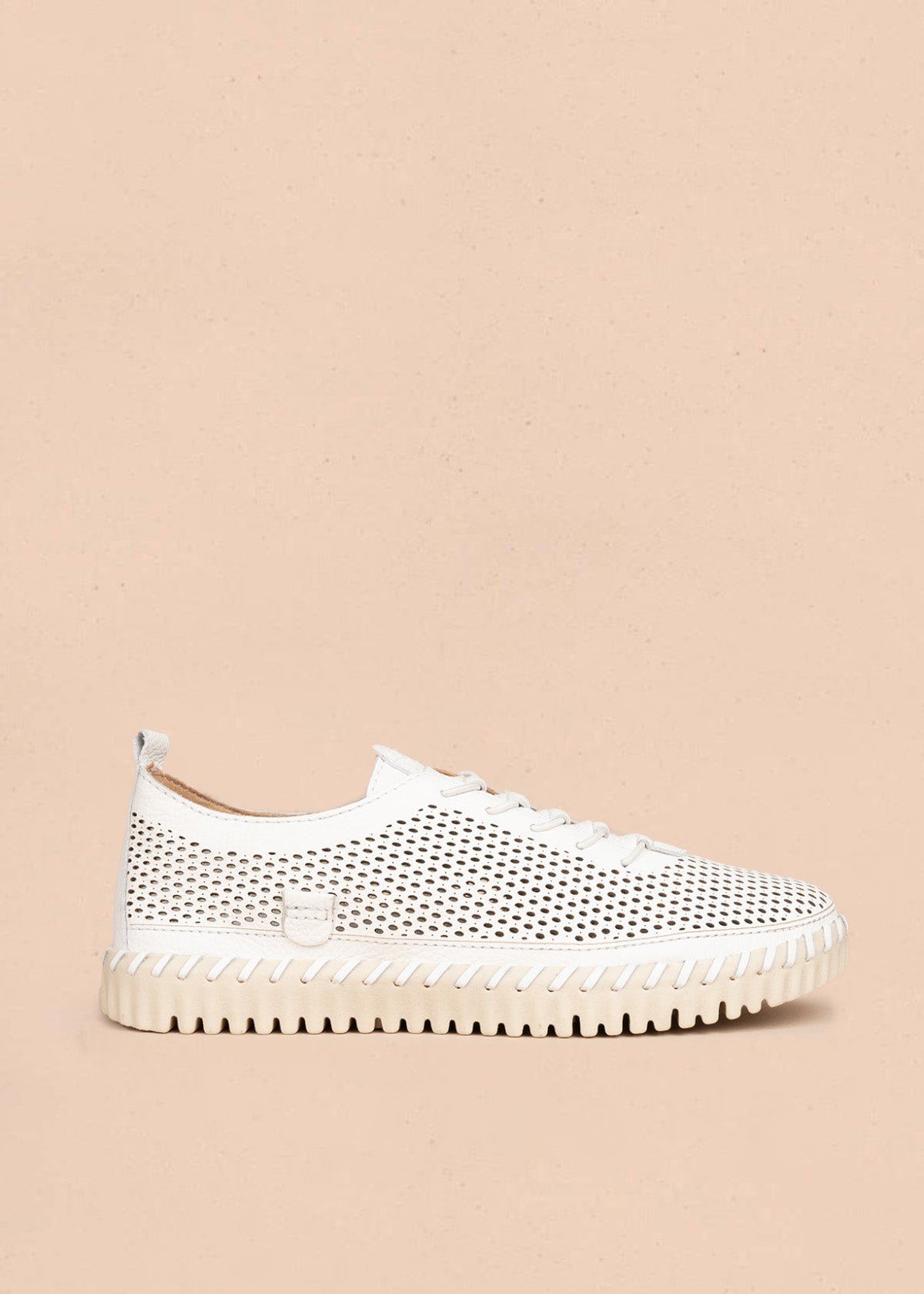Zapatos con atadura en cuero color blanco 106571
