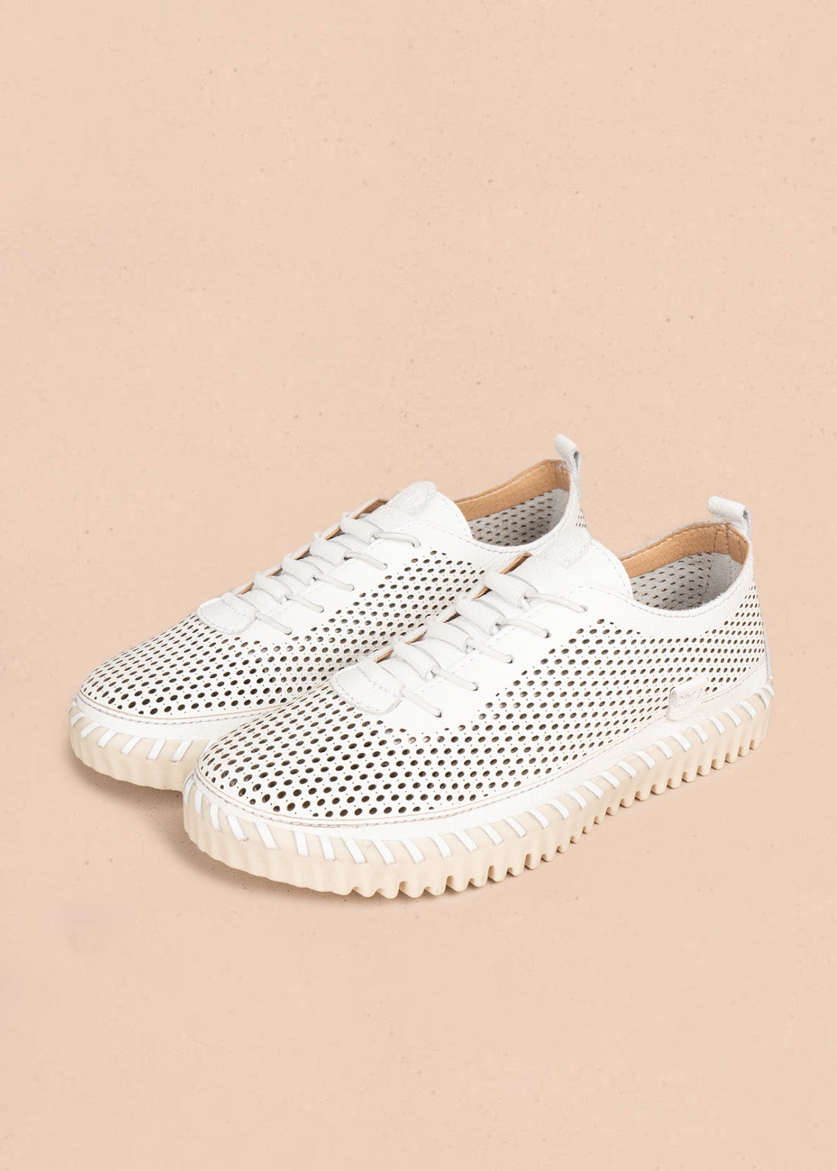 Zapatos con atadura en cuero color blanco 106571