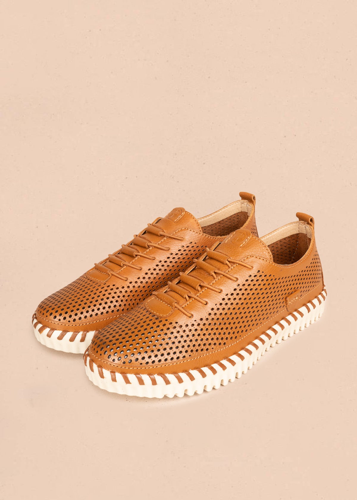 Zapatos con atadura en cuero color miel  106571