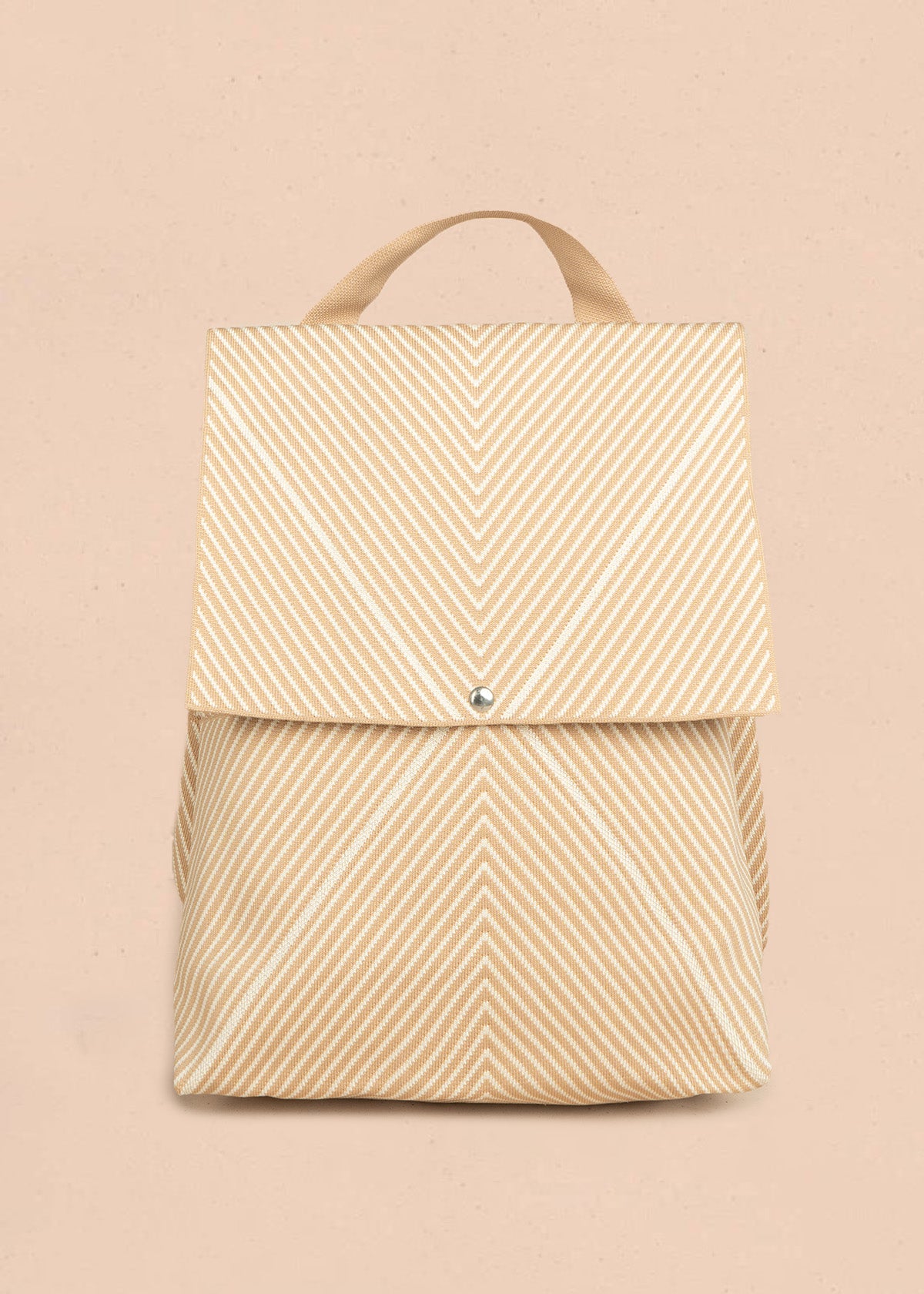 Morral color beige de tela con diseño chevron 106573