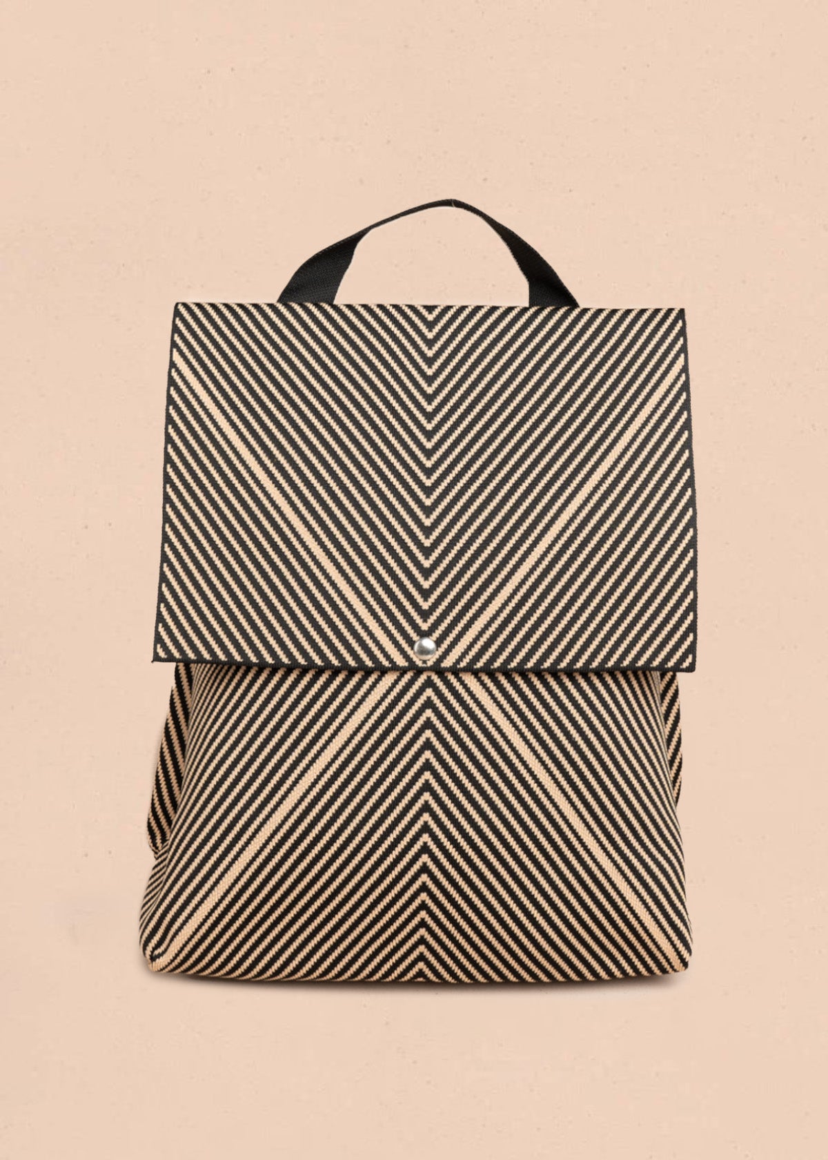 Morral color negro de tela con diseño chevron 106573