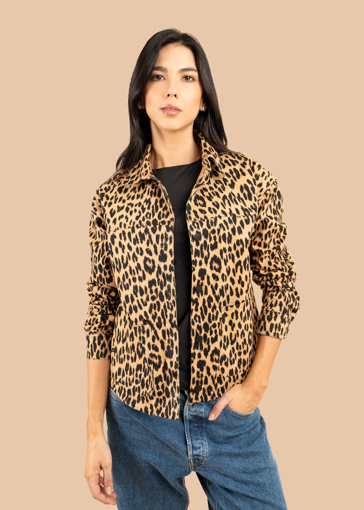 Chaqueta clásica color animal print leopardo con botones 106575