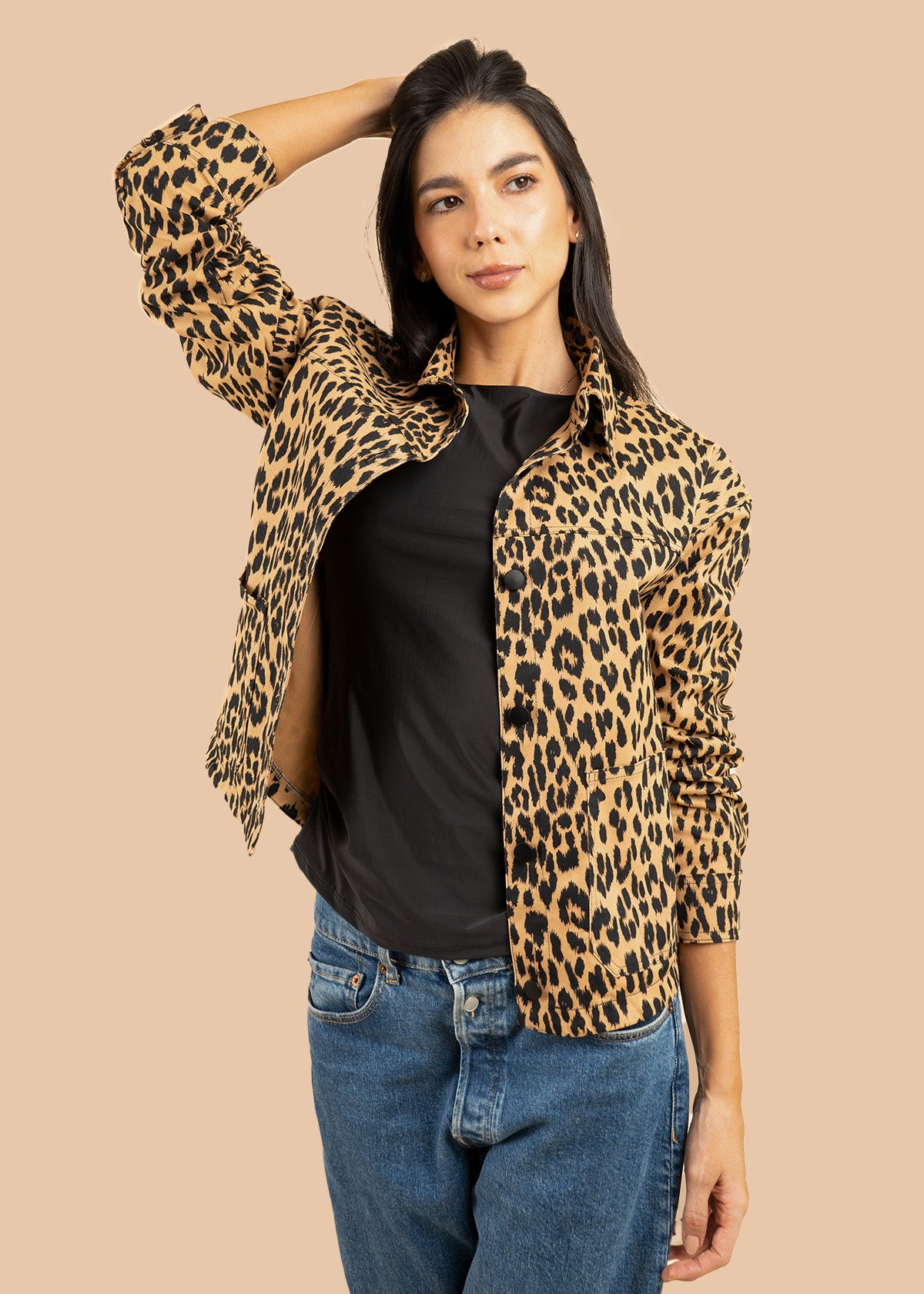 Chaqueta clásica color animal print leopardo con botones 106575