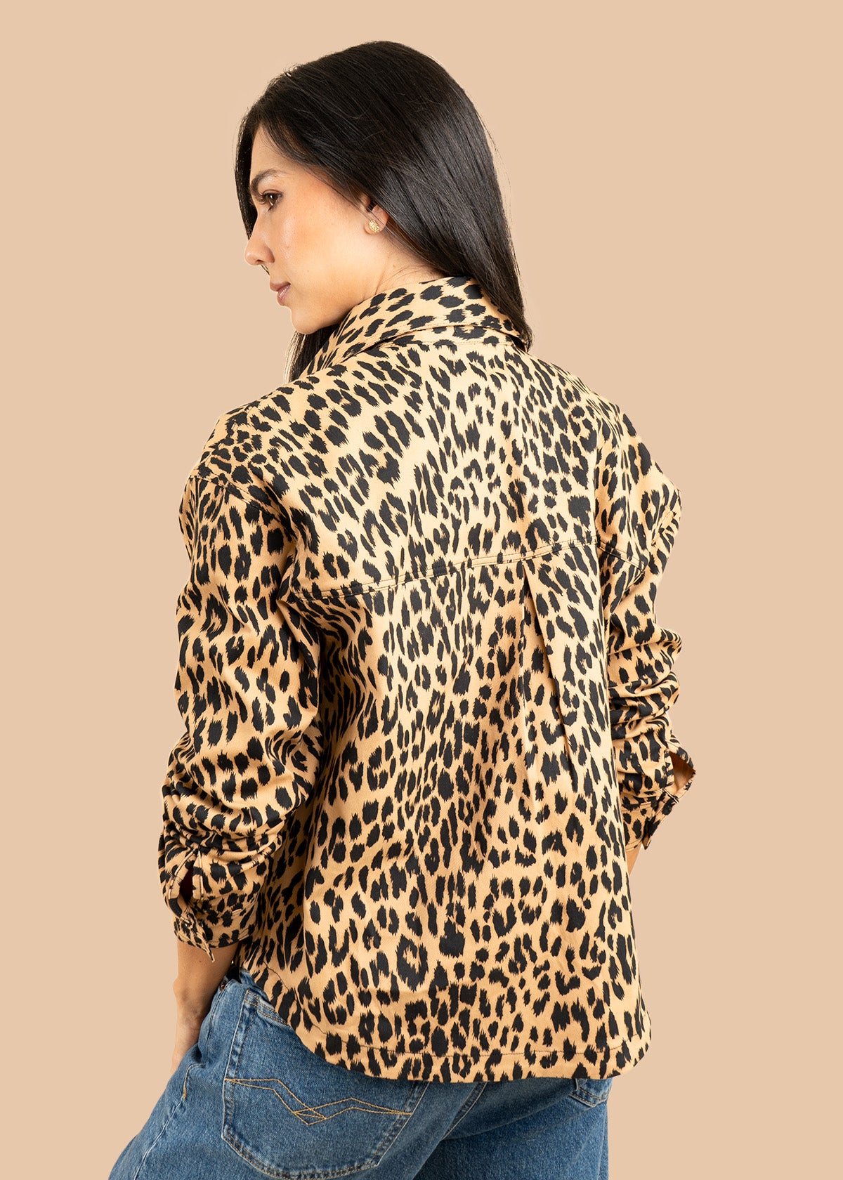 Chaqueta clásica color animal print leopardo con botones 106575