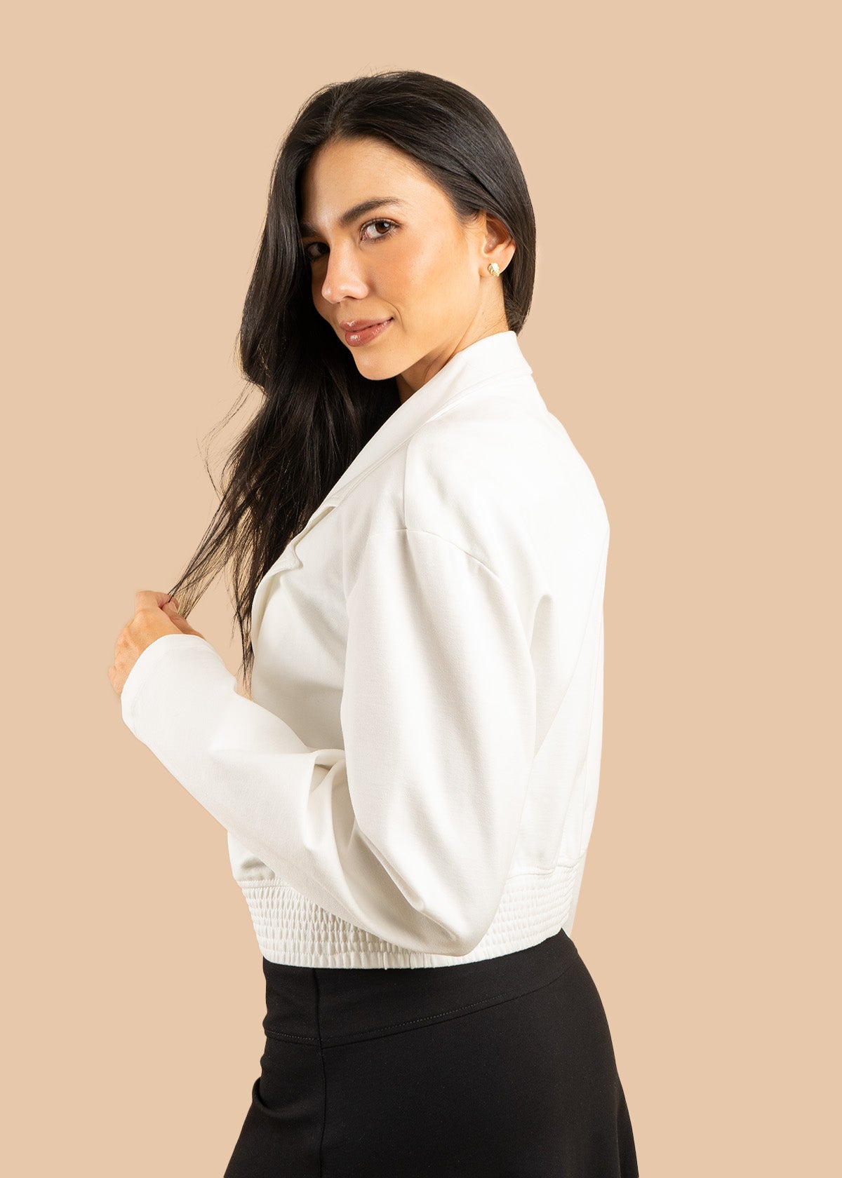 Chaqueta color blanco con solapa y doble botonadura 106590