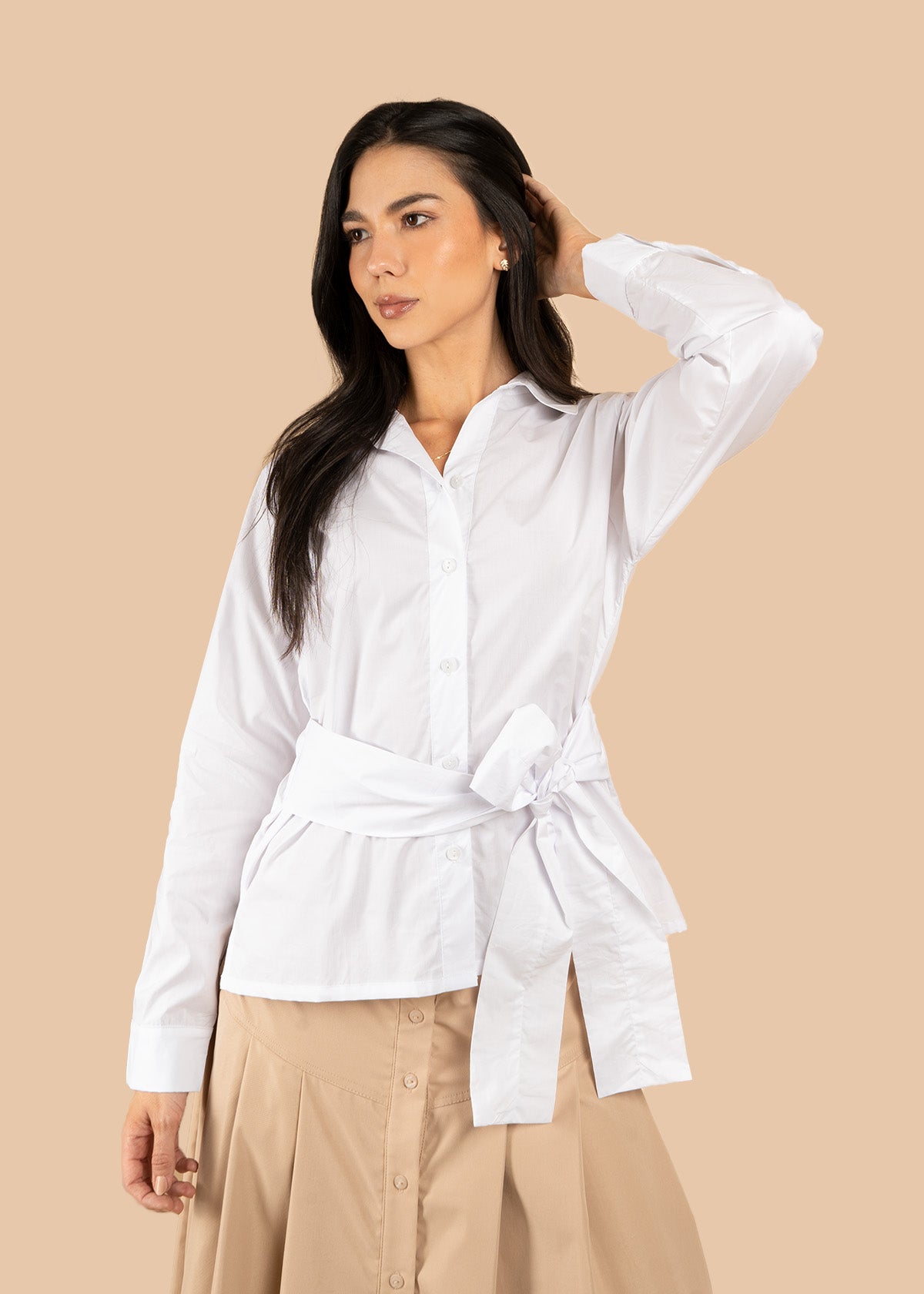 Blusa color blanco con cinturón 106598