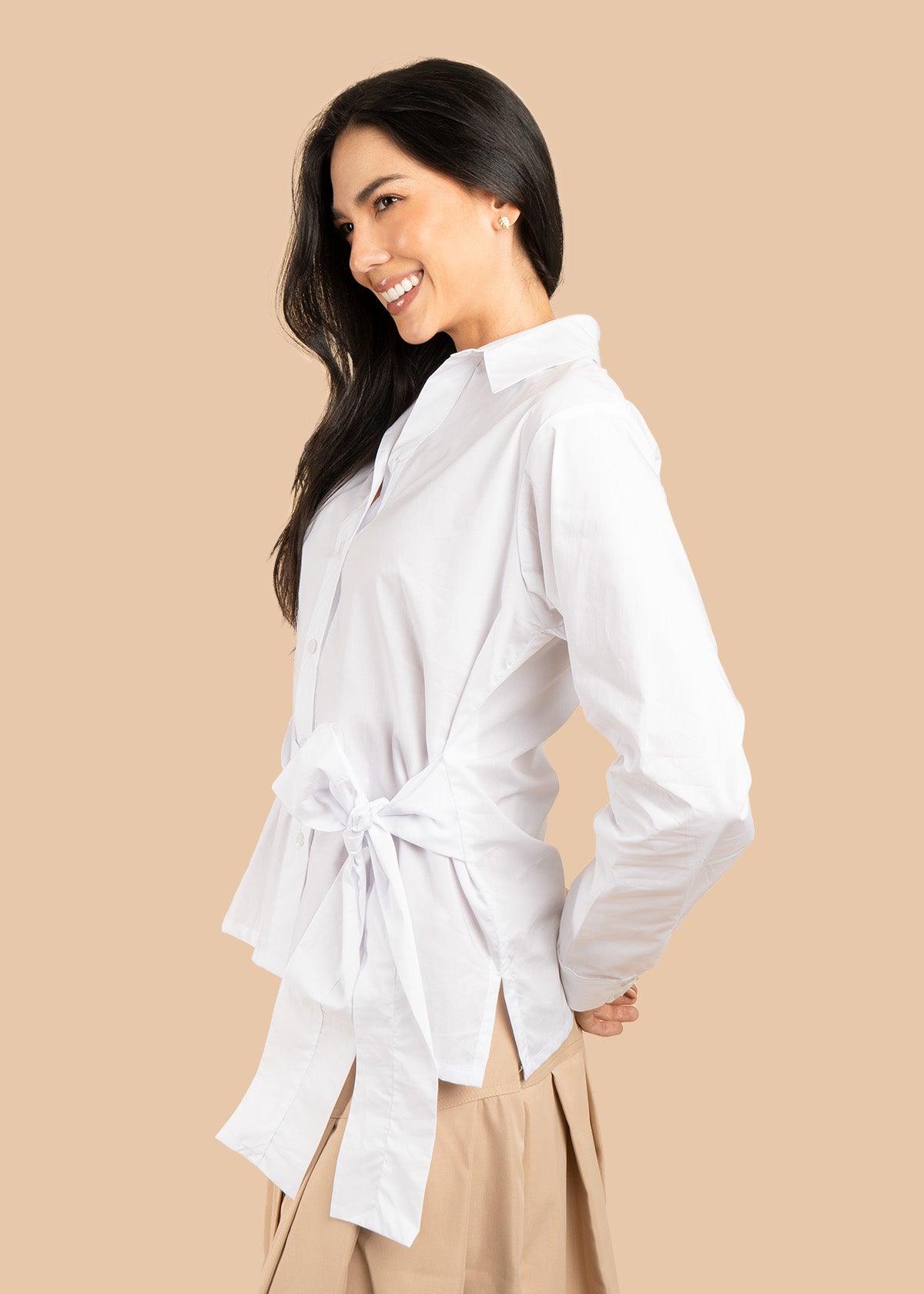 Blusa color blanco con cinturón 106598