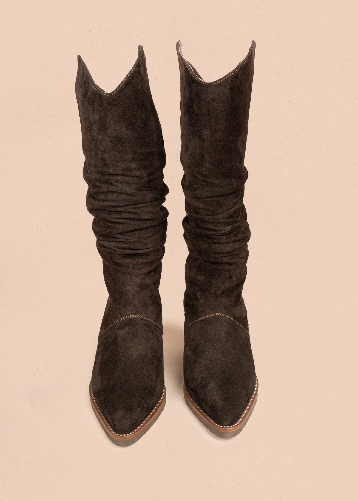 Botas en cuero color café con frunce 106607