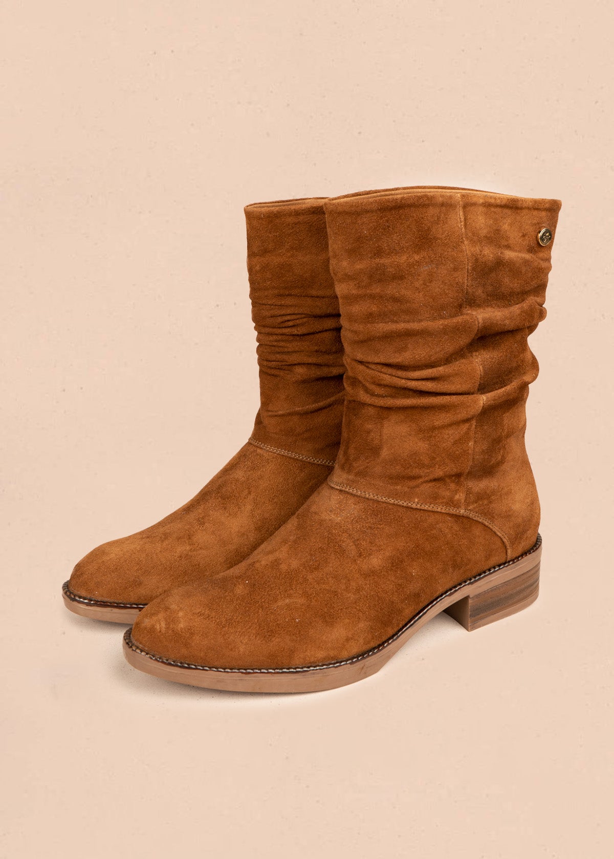 Botas en cuero color café con frunce 106610