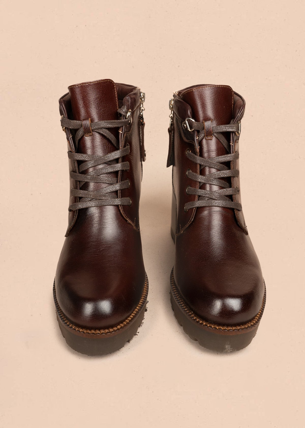 Botines en cuero color miel con cordones 106612