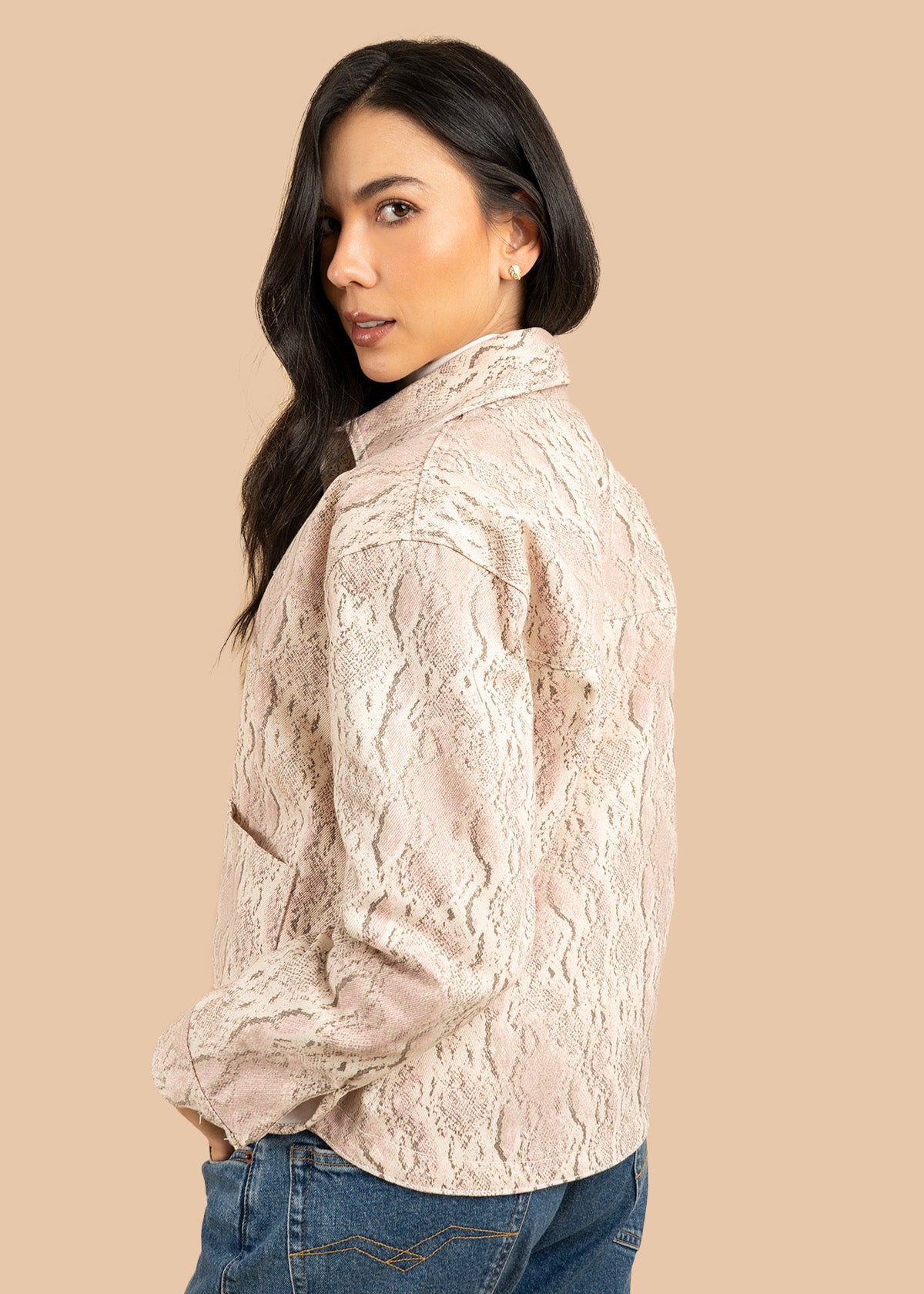 Chaqueta color rosa con efecto veteado 106614