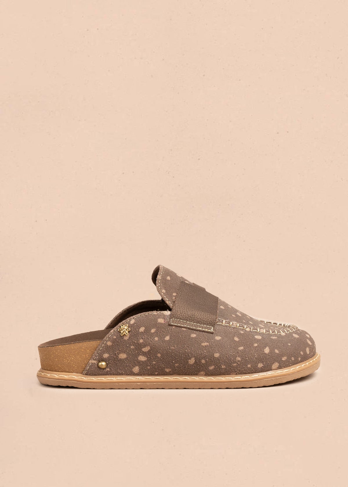 Zuecos bambi en cuero color miel 106631