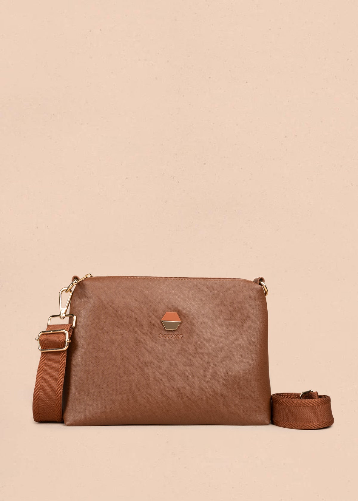 Bolso manos libres color café 106646
