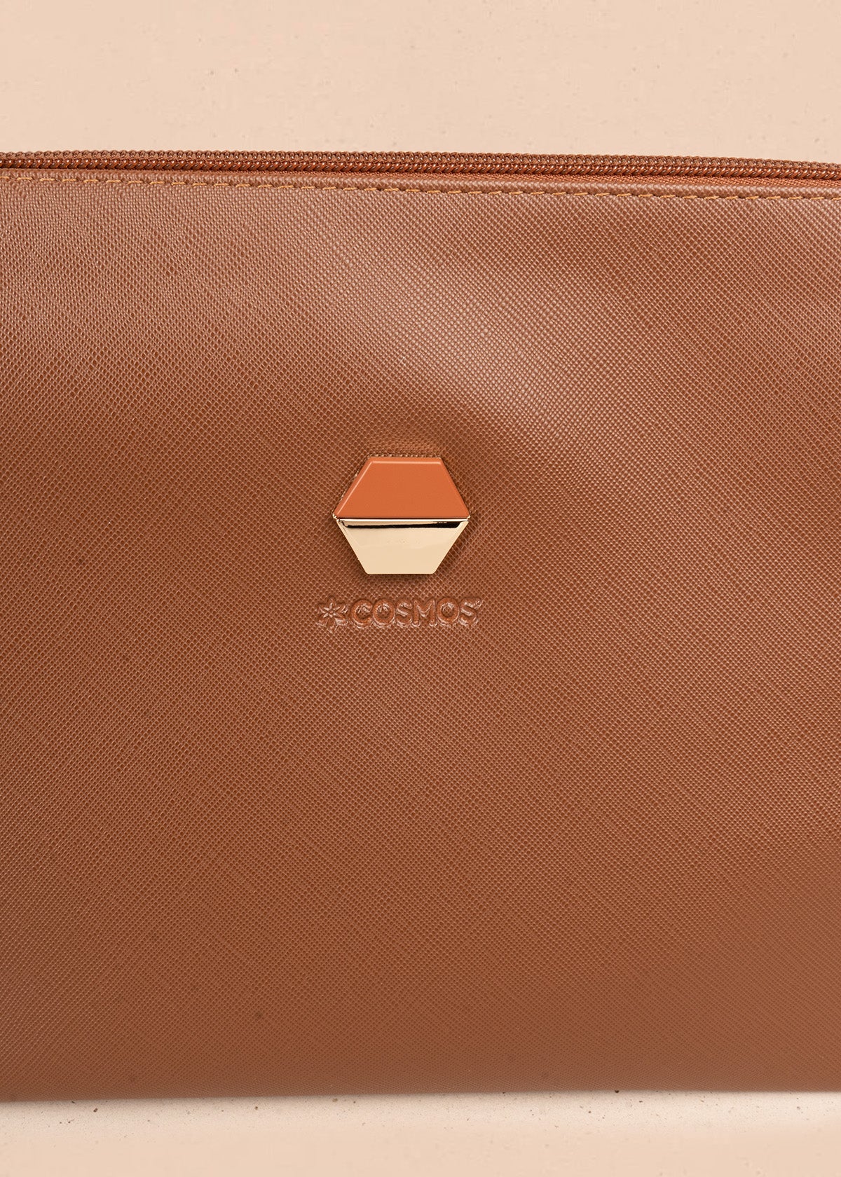 Bolso manos libres color café 106646