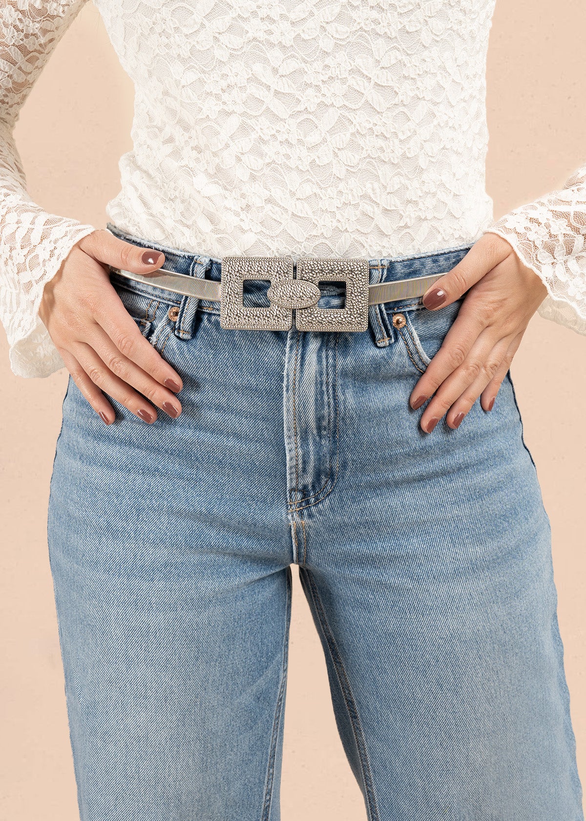 Cinturón en resorte color plata con hebillas cuadradas 106673