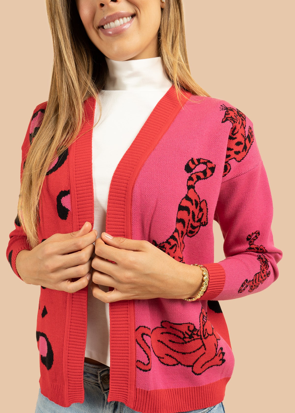 Saco tejido color rojo con diseño de tigre 106684