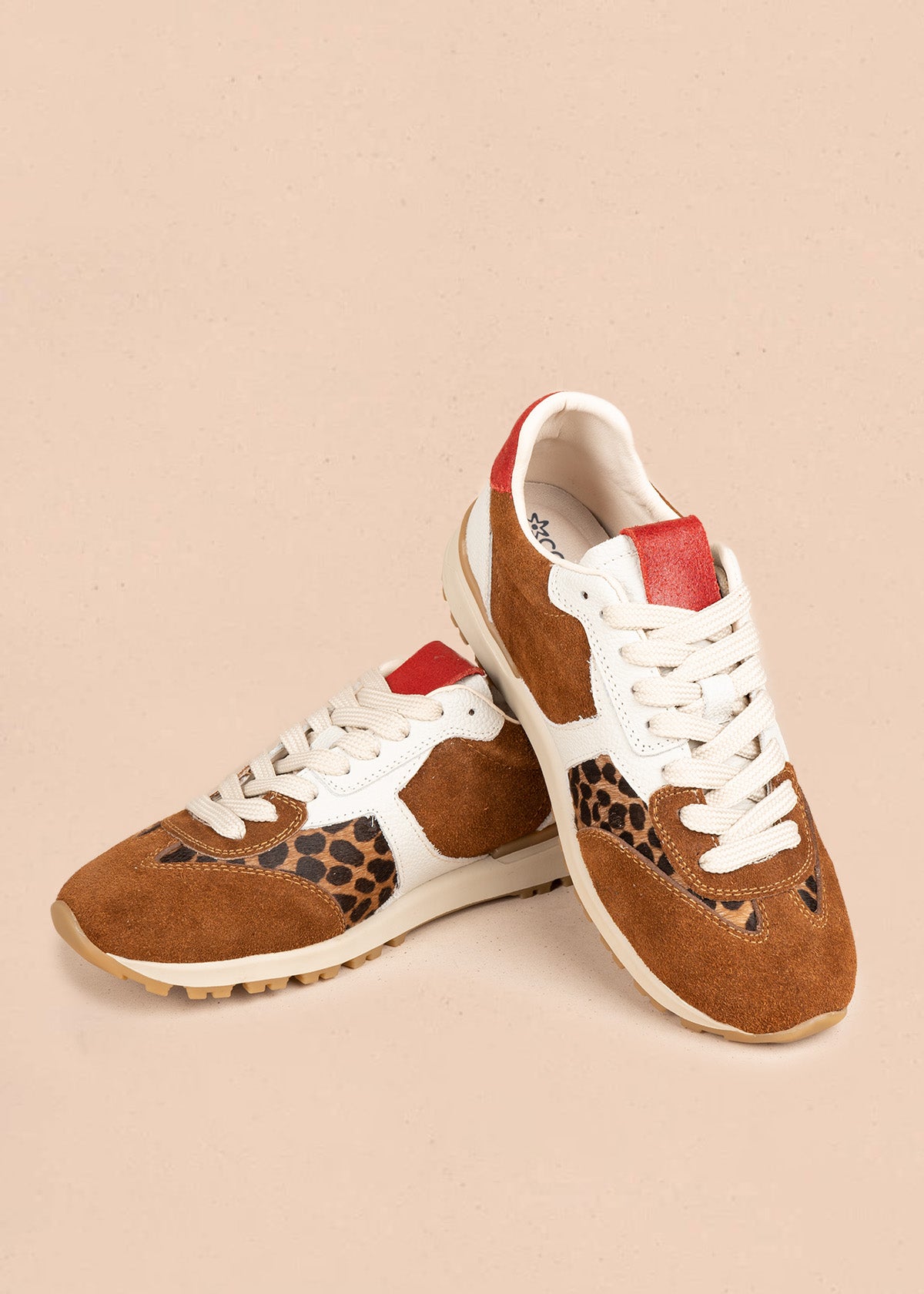 Tenis casuales en cuero color café  106695