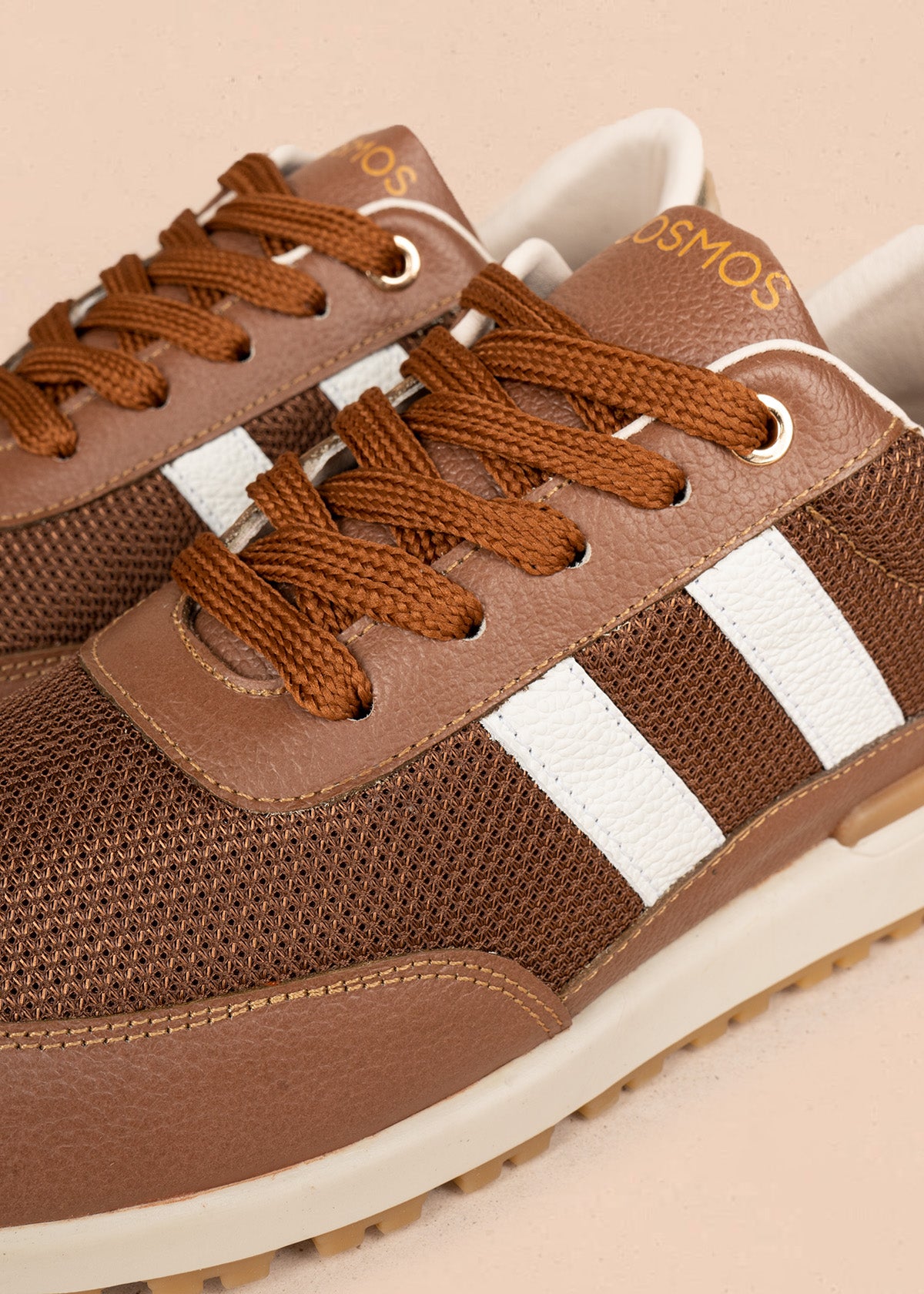 Tenis casuales en cuero color miel 106697