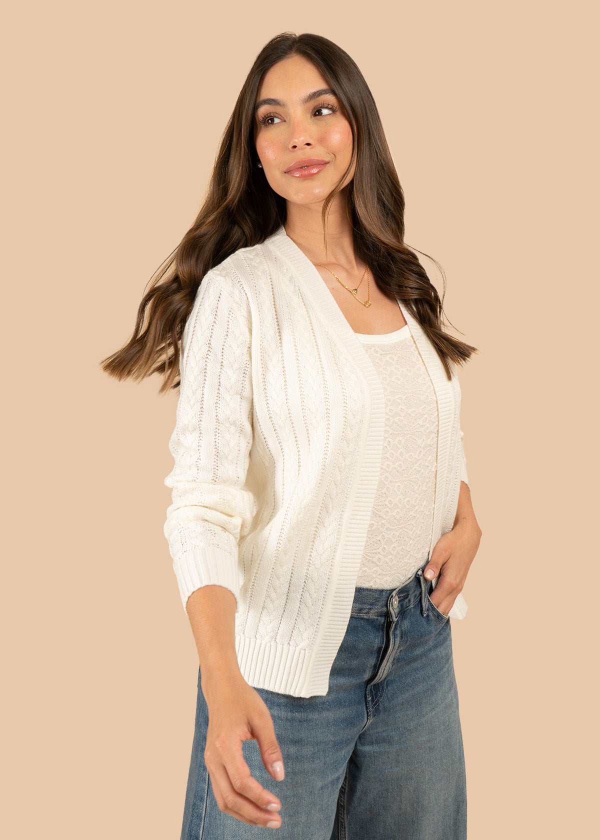 Saco tejido color marfil con diseño trenzado 106752