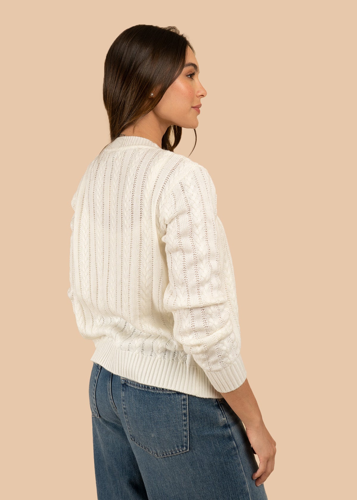 Saco tejido color marfil con diseño trenzado 106752