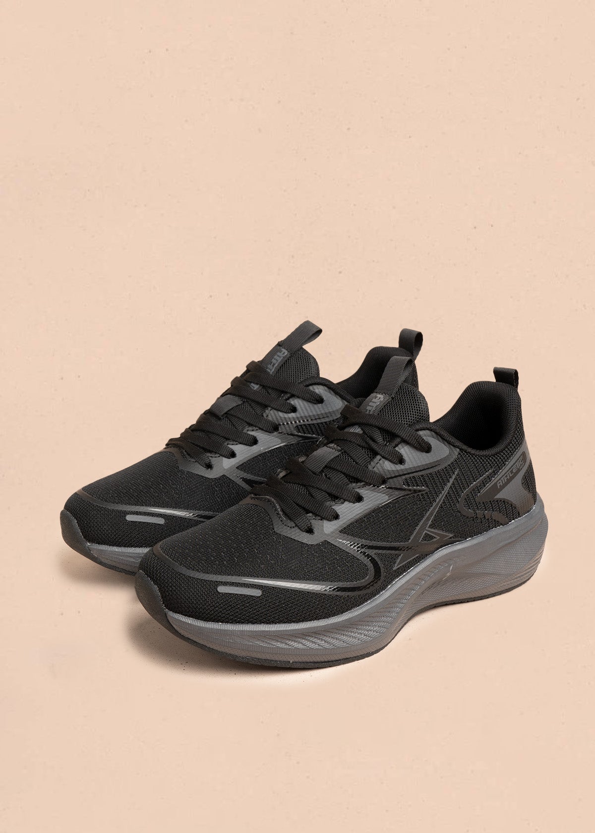 Tenis deportivos negros running con suela gruesa 106774