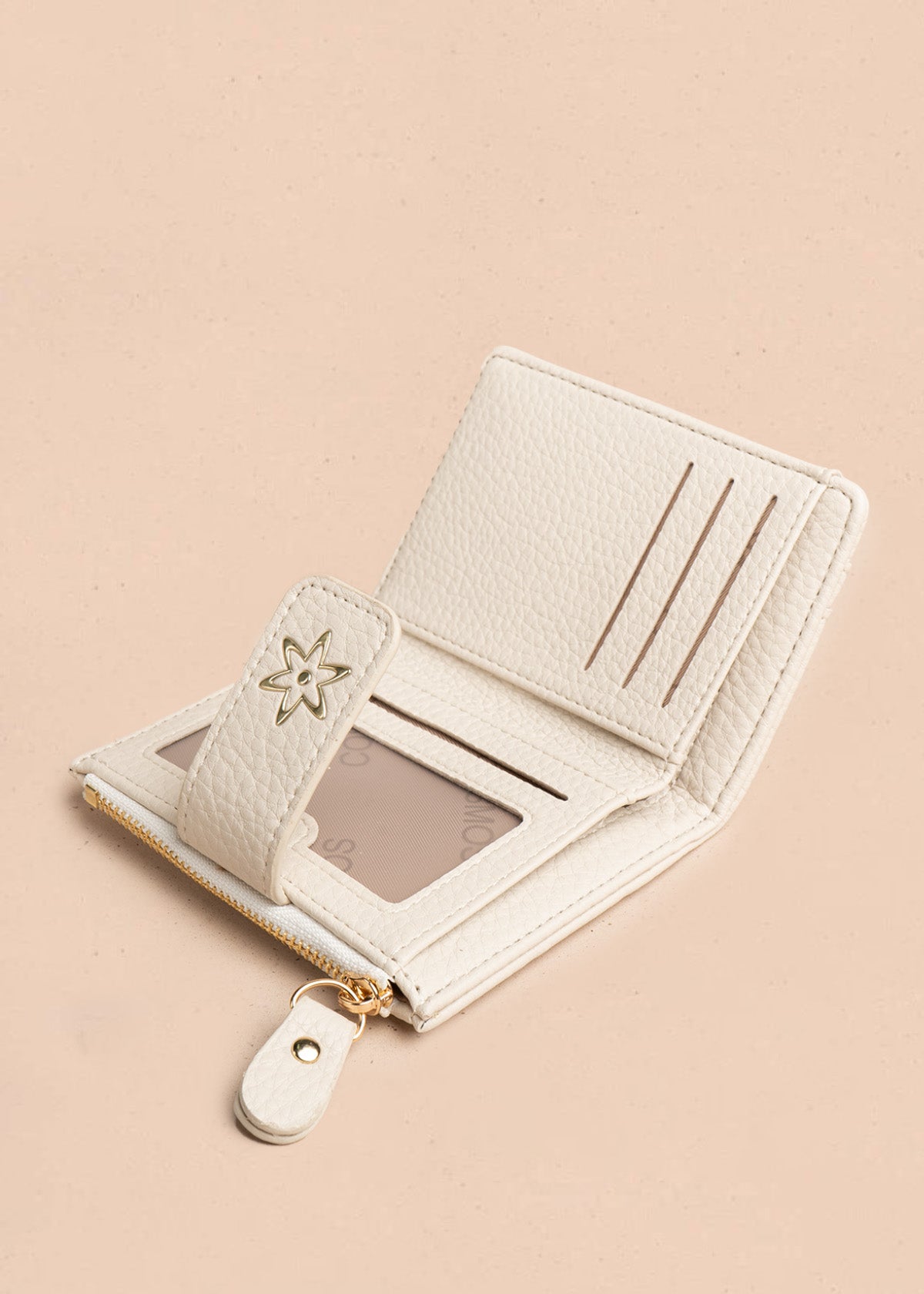 Billetera pequeña color crema con acolchado y flor dorada Cosmos 106783