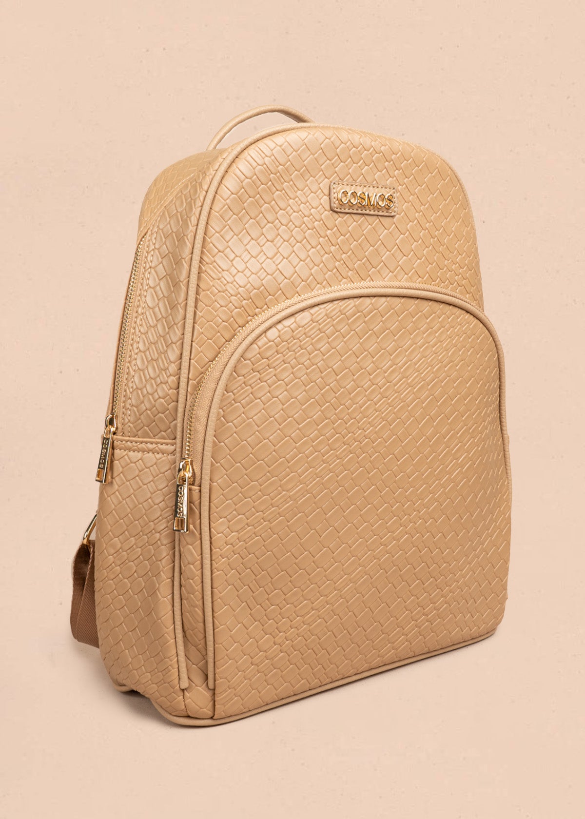Morral color taupe con textura croco y bolsillo frontal 106784
