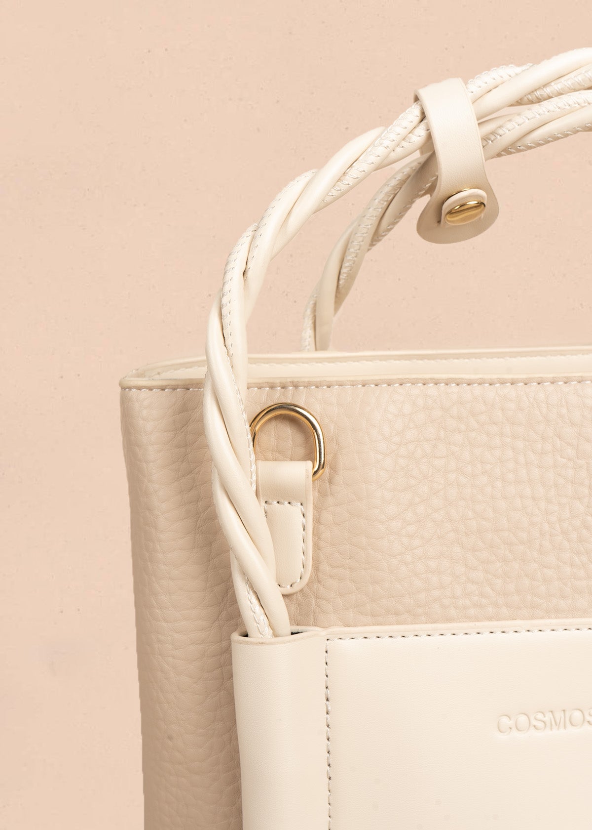 Bolso manos libres color taupe con asas trenzadas 106789