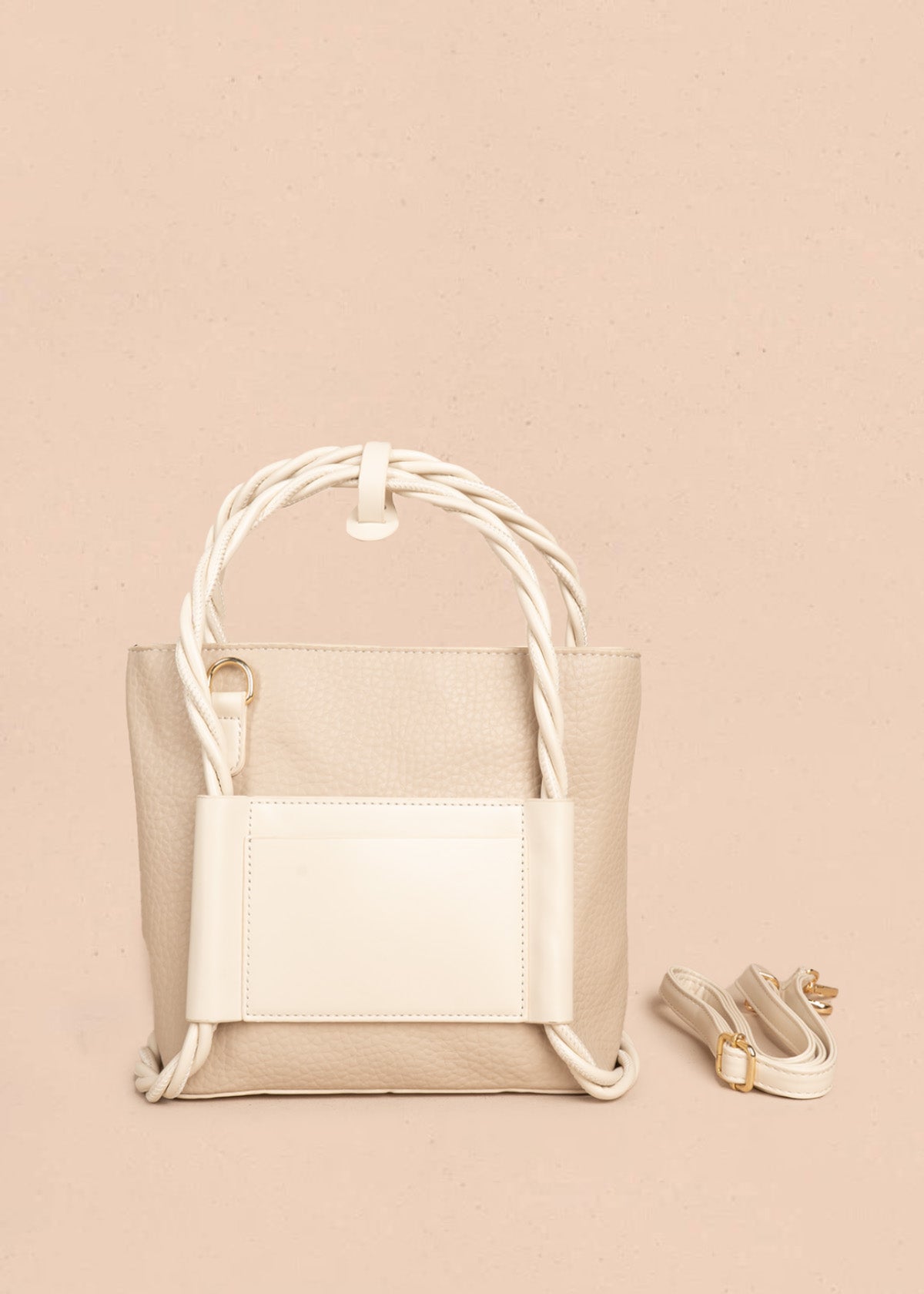 Bolso manos libres color taupe con asas trenzadas 106789