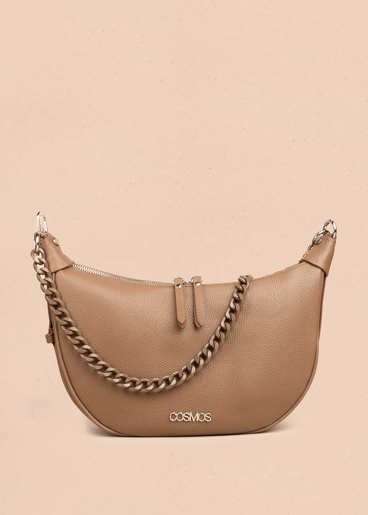 Bolso manos libres color café con cadena decorativa 106795