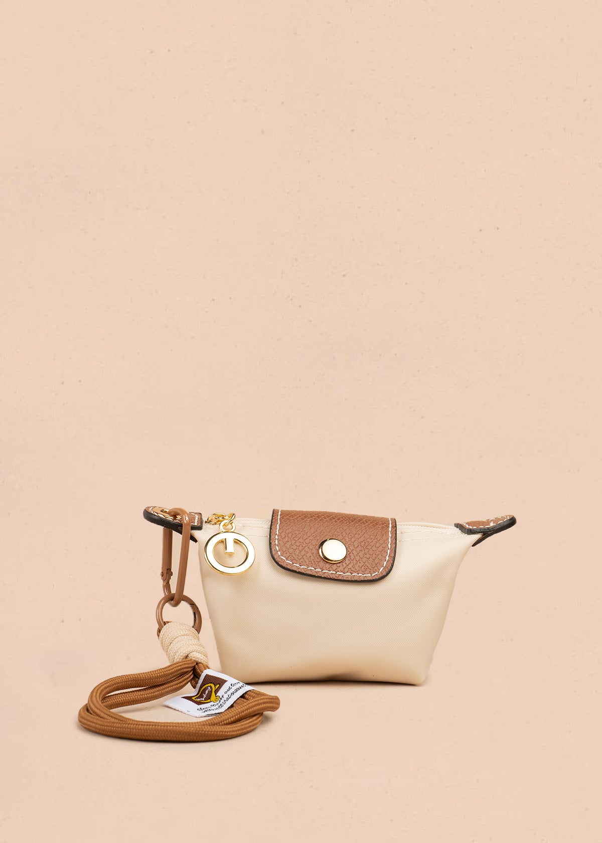 Monedero color beige con solapa decorativa 106805